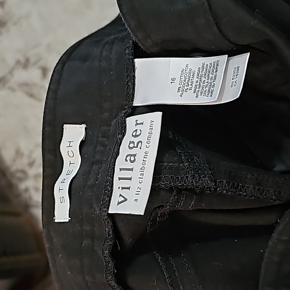 Liz Claiborne Villager Blk Capri Pants Size 16